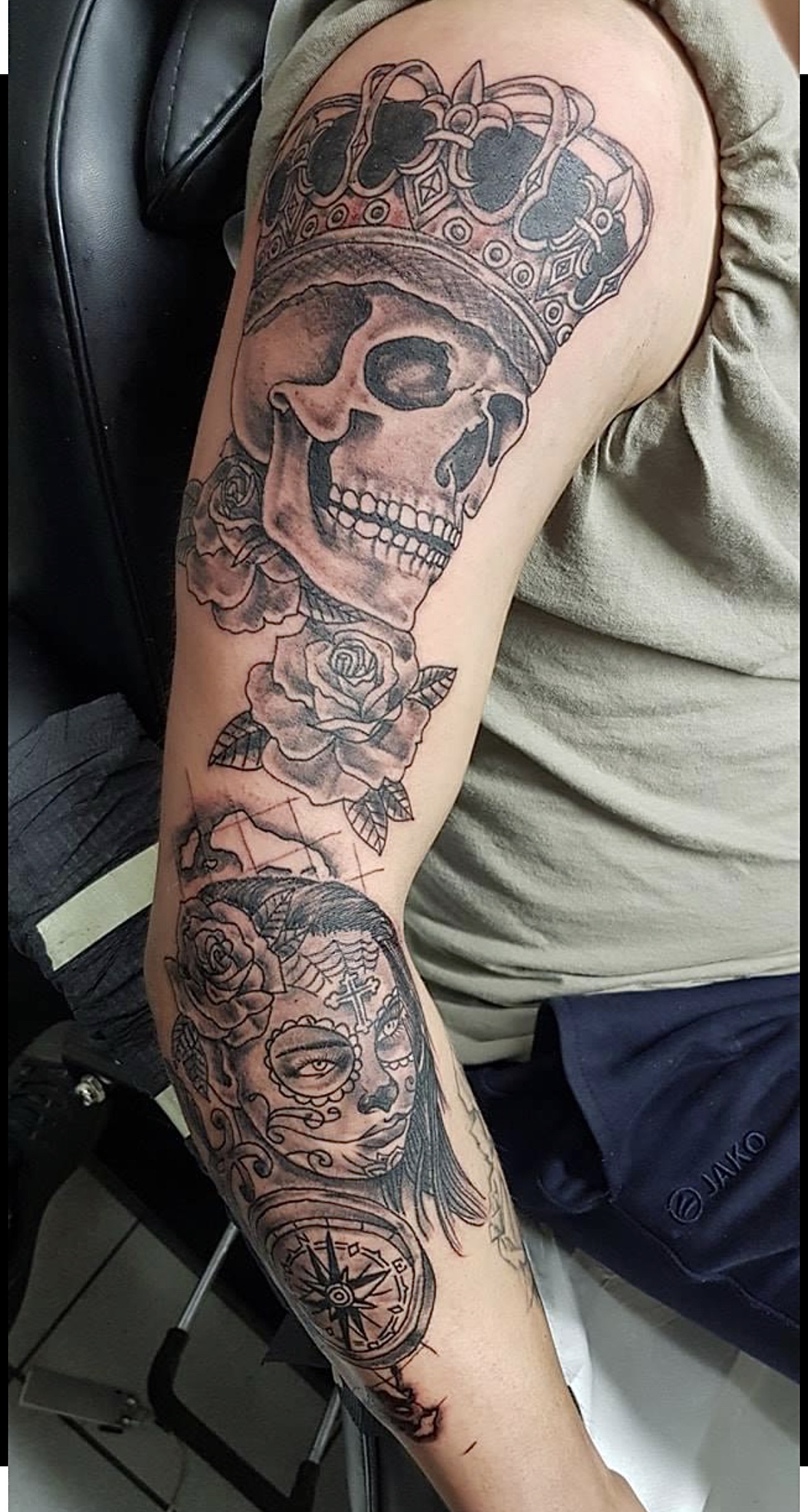 Full-Sleeve-Tattoos bei Blackline-Tattoo in Baesweiler